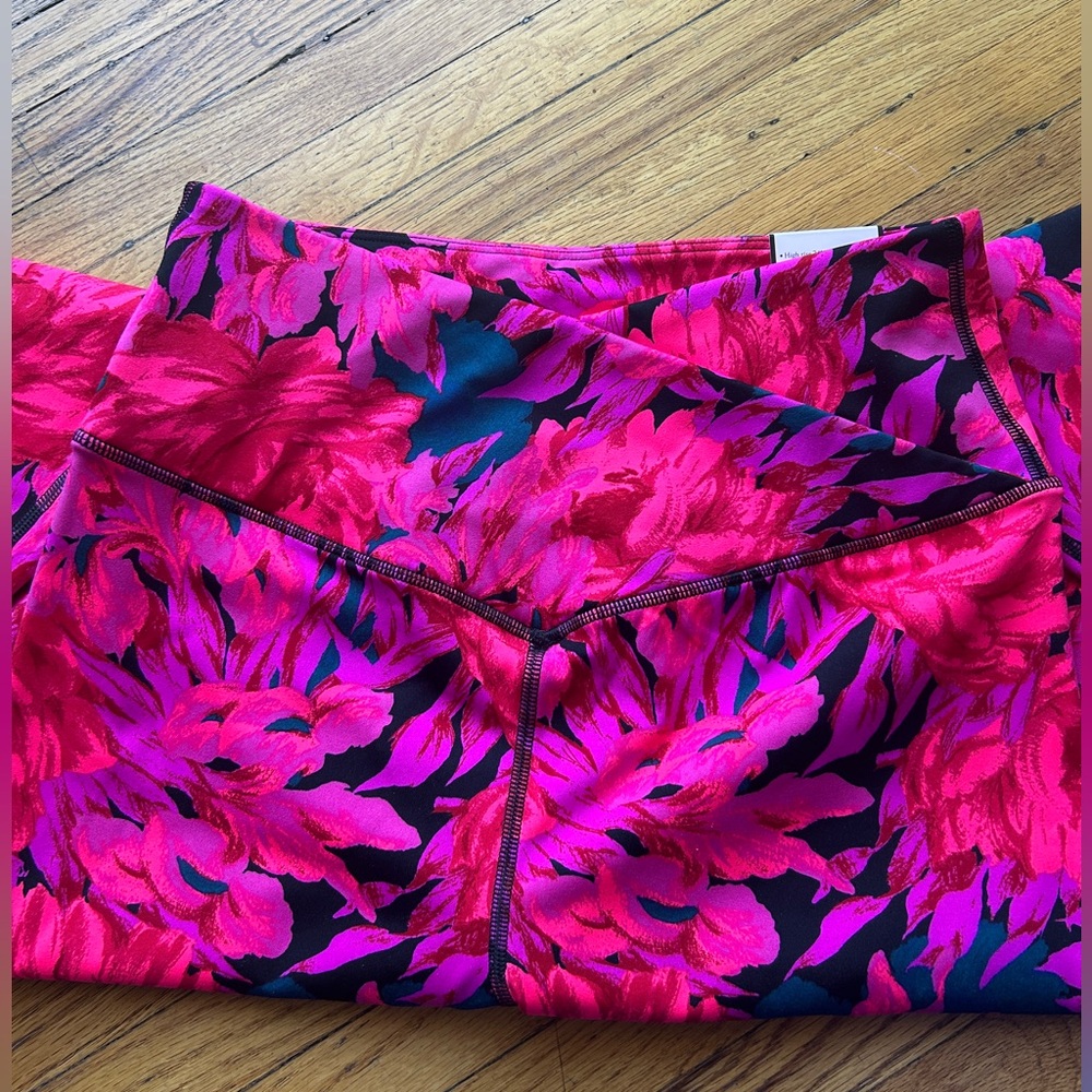 Victoria's Secret Love Cloud Crossover Leggings - Picture 3 of 4